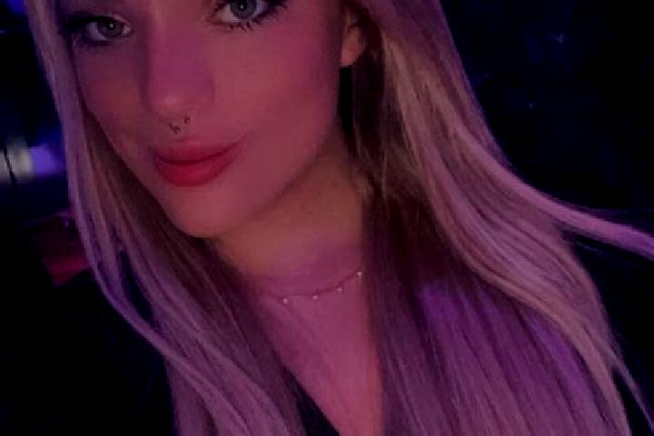 escort Melody Hill