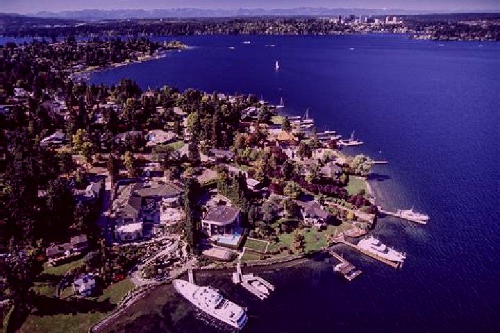 escort Mercer Island