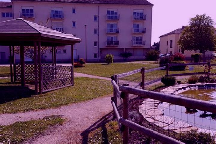 escort Mezieres-sur-Issoire
