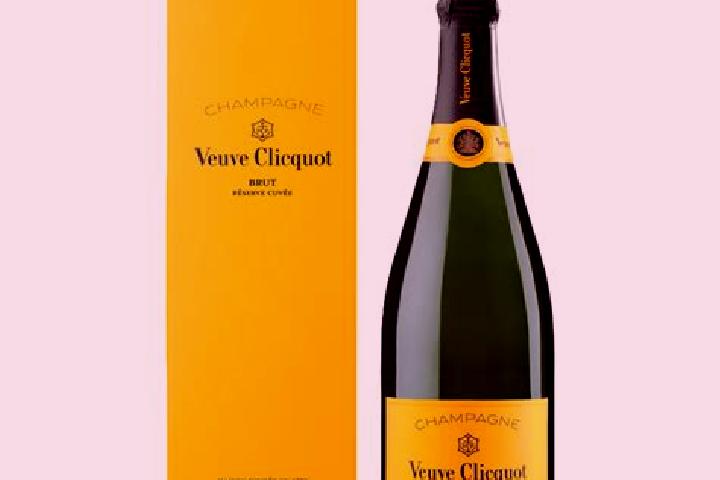 escort Millis-Clicquot