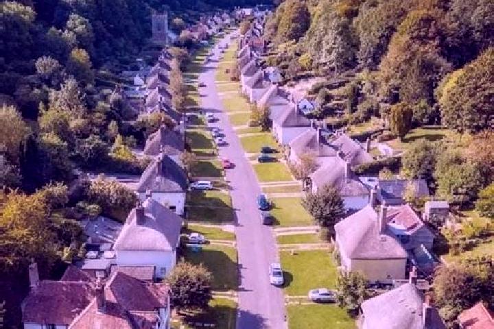 escort Milton Village
