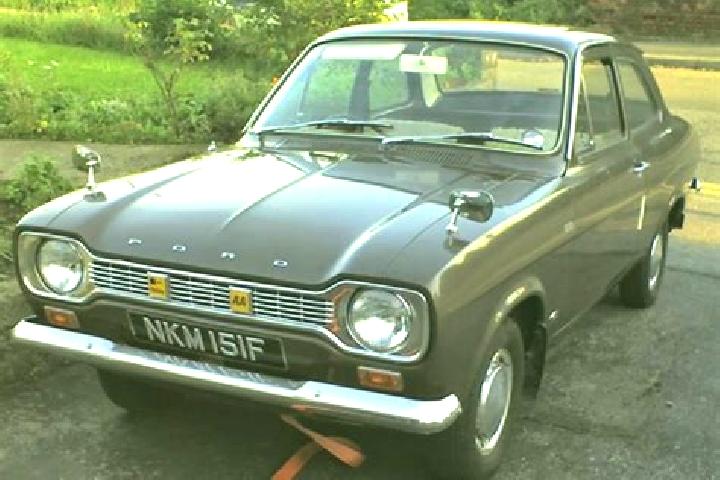 escort Minster Lovell