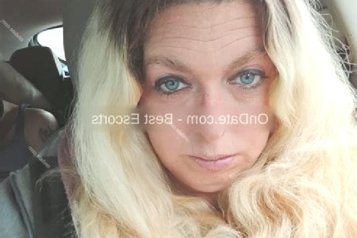 escort Mirna