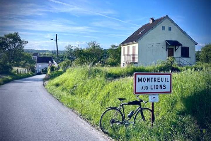 escort Montreuil-aux-Lions