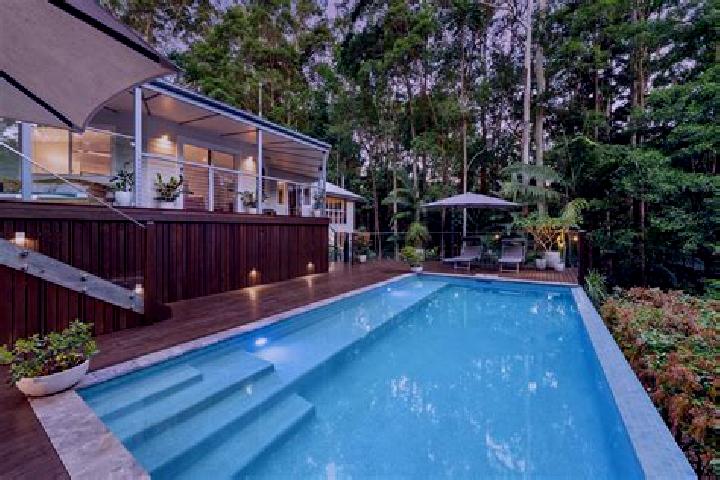 escort Mullumbimby Creek
