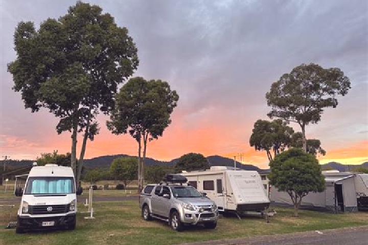 escort Murrurundi