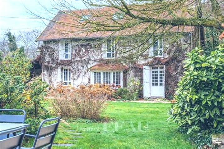 escort Neauphle-le-Chateau