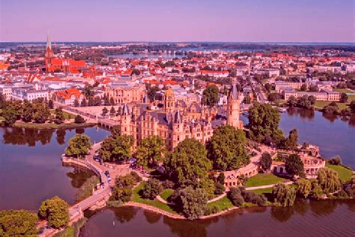 escort Neustrelitz