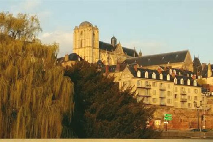 escort Nogent-le-Rotrou