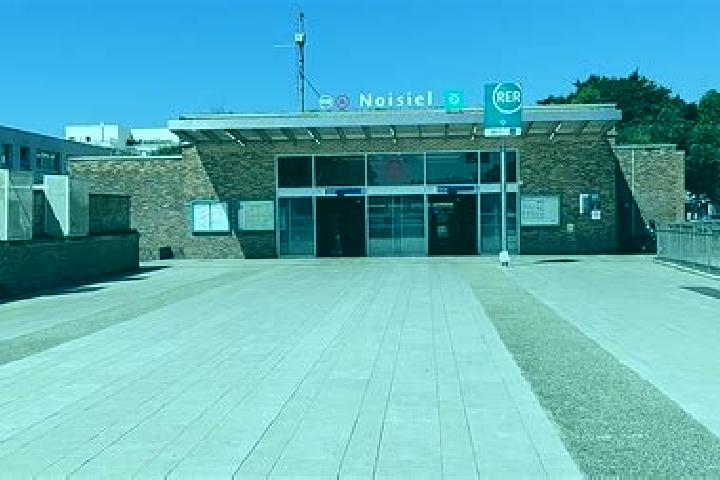 escort Noisiel