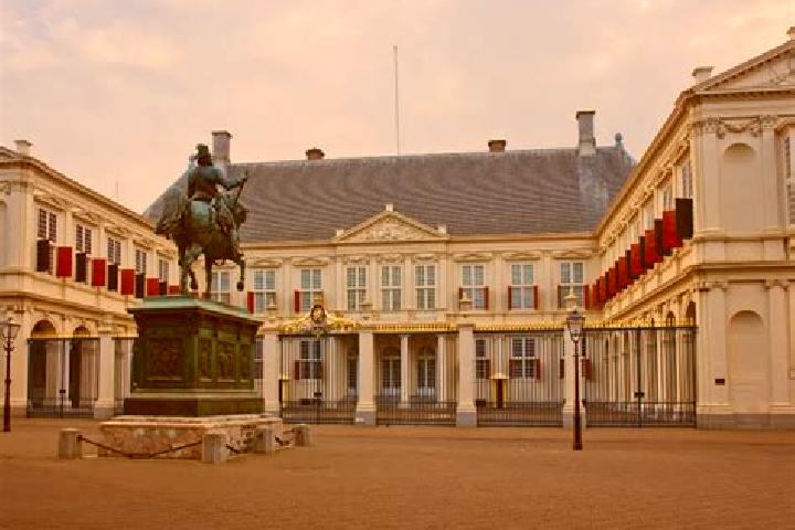 escort Noordeinde