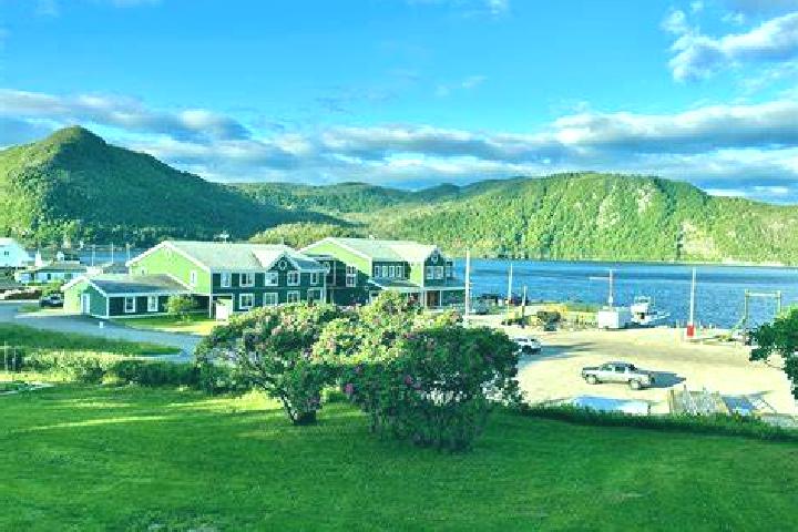 escort Norris Point