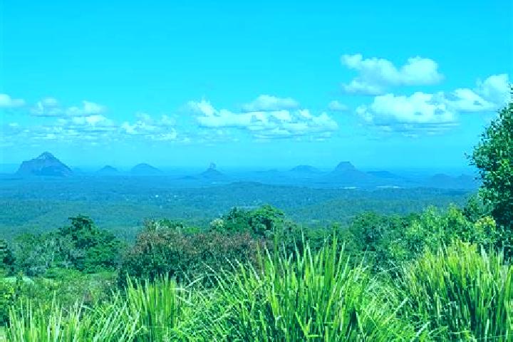 escort North Maleny