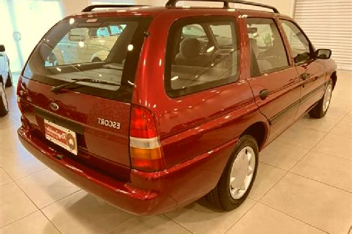 escort Nova Dedinka