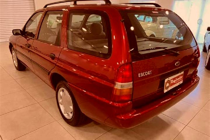 escort Nova Lesna