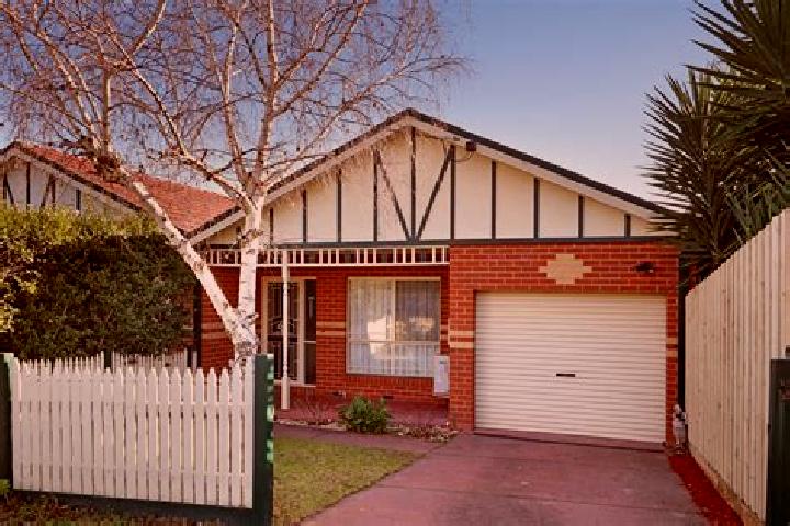 escort Oakleigh East