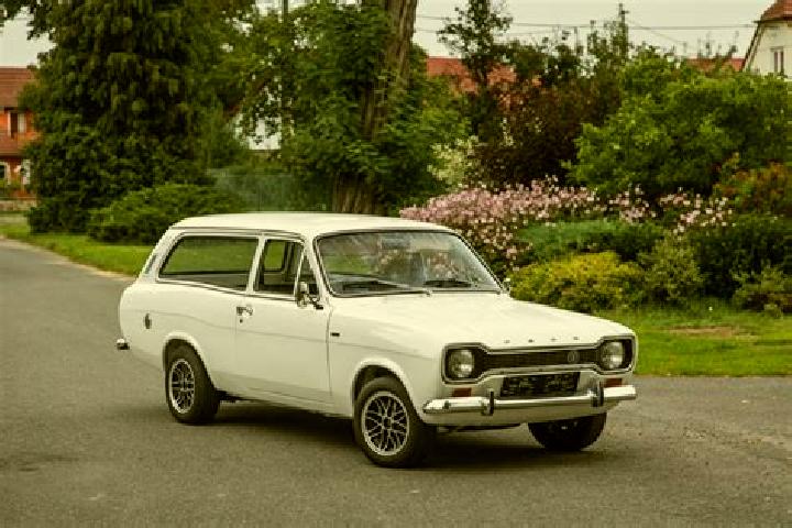 escort Oostkamp