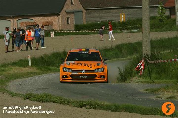 escort Oostrozebeke