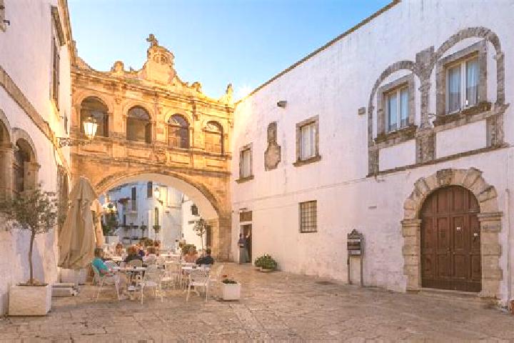 escort Ostuni