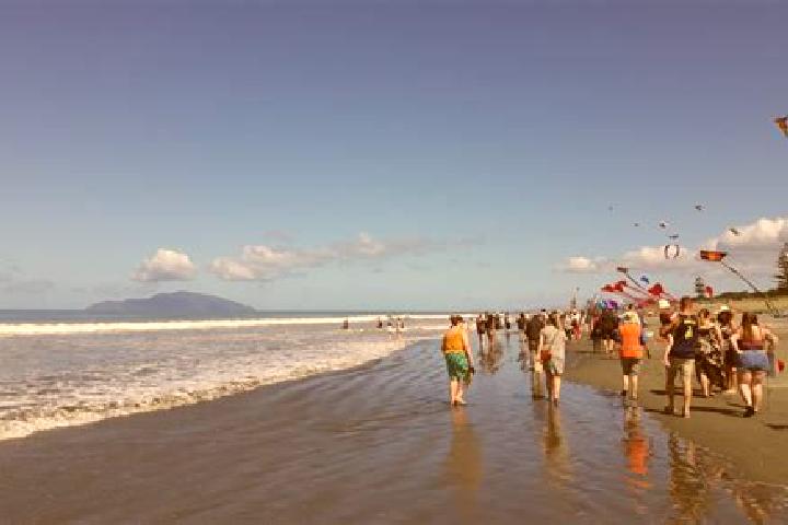 escort Otaki Beach