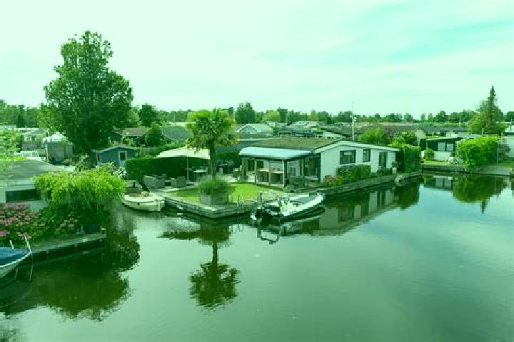 escort Oud-Loosdrecht