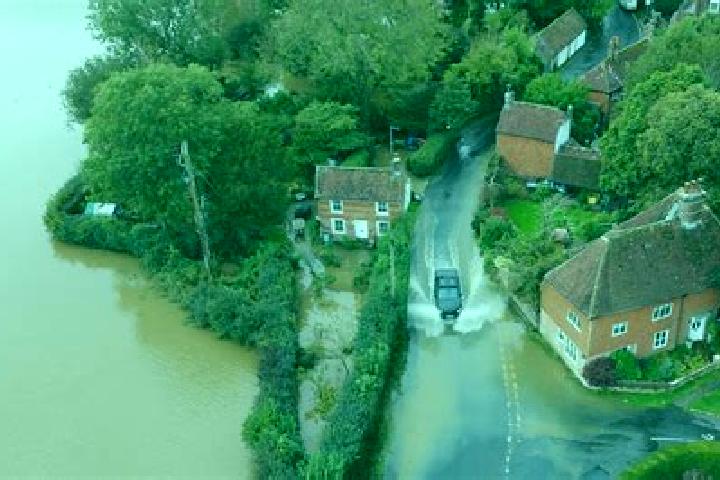 escort Owston Ferry