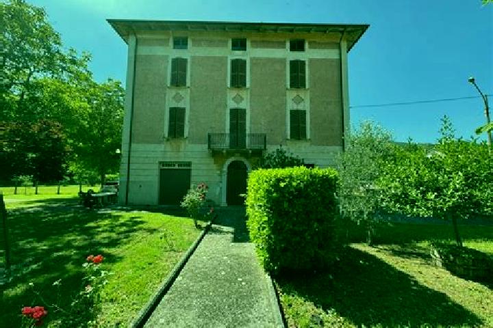 escort Palazzo Mancinelli-Vaccara