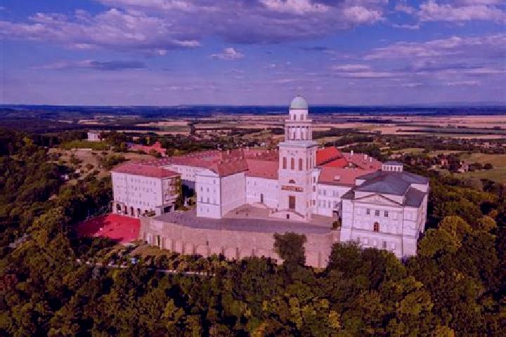 escort Pannonhalma