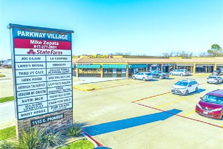 escort Parkway Village