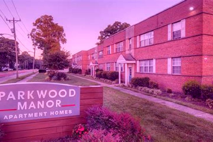 escort Parkwood Manor