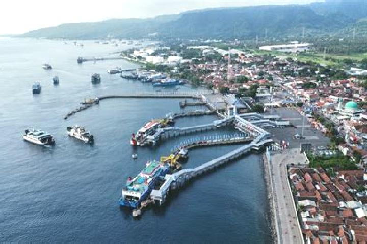 escort Pelabuhan Dagang