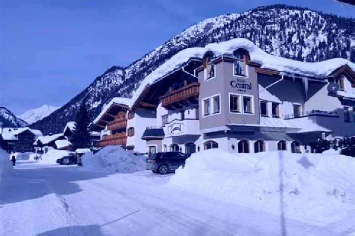 escort Pertisau