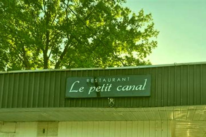 escort Petit-Canal
