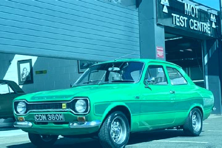 escort Pinkneys Green