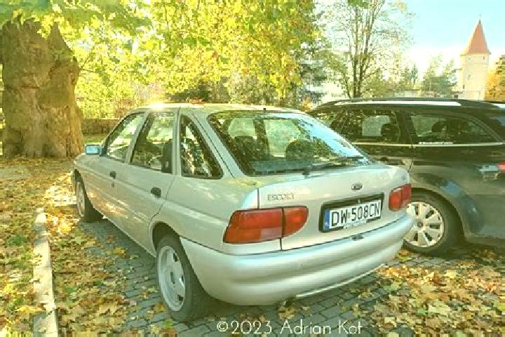 escort Ponikiew
