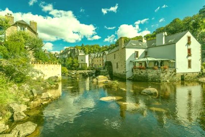 escort Pont-Aven