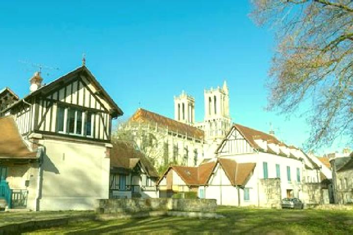 escort Pont-du-Chateau