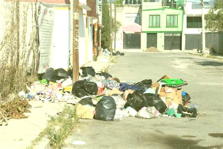 escort Popotlan (Barrio Santo Tomas)