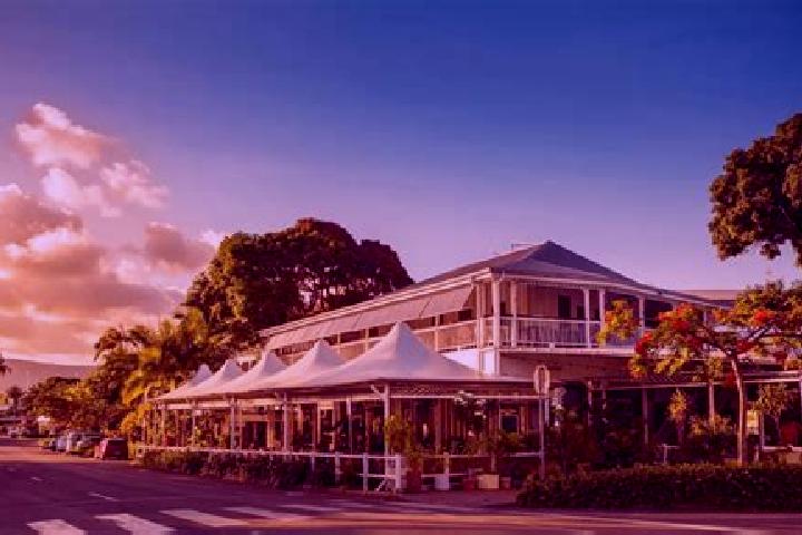 escort Port Douglas