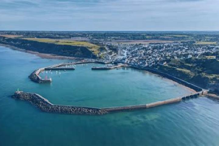 escort Port-en-Bessin-Huppain