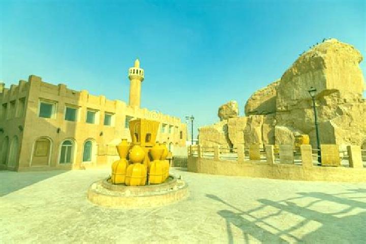 escort Qarah Aghaj