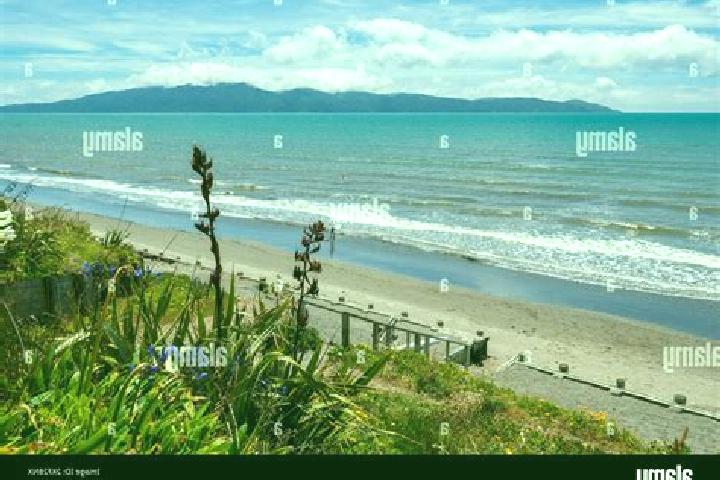 escort Raumati Beach