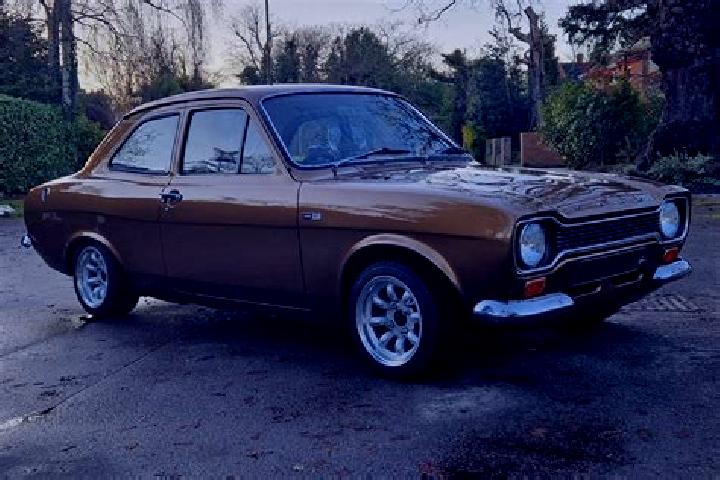 escort Reningelst