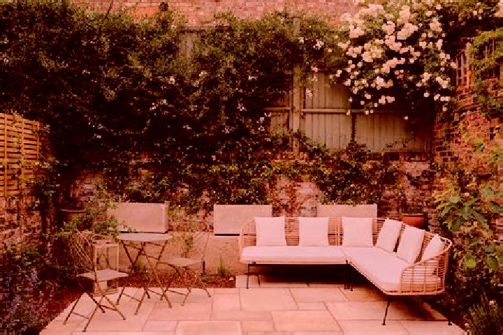 escort Rhythm Garden