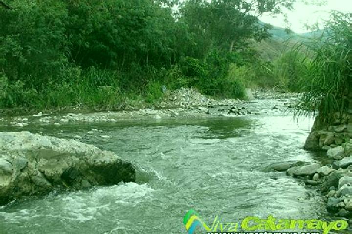 escort Rio Guayabal de Yateras