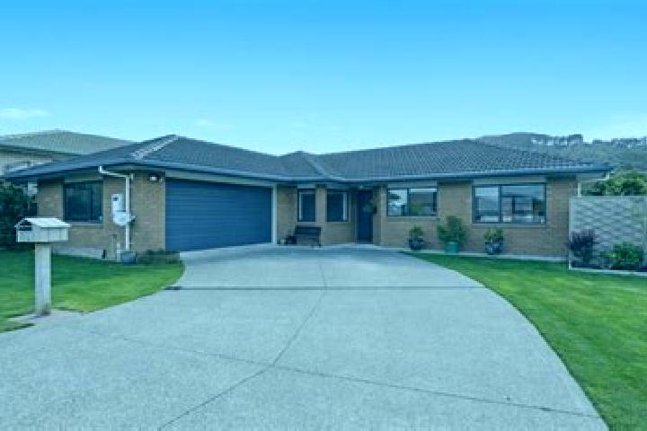 escort Riverstone Terraces