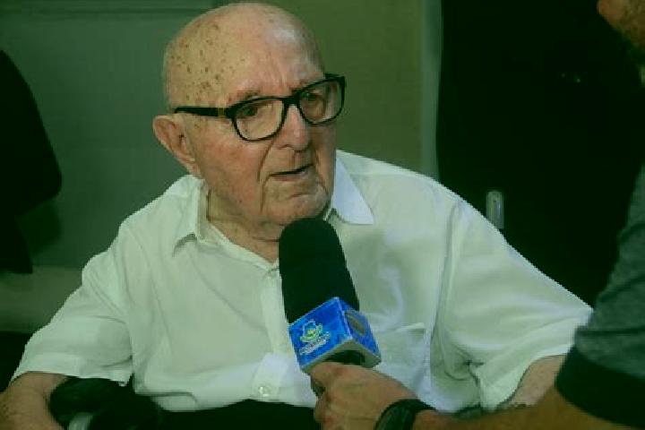 escort Rodolfo Fernandes