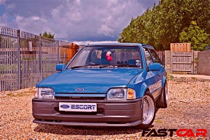 escort Roossenekal