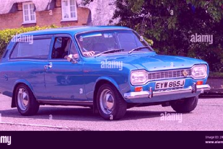 escort Rosendale Village