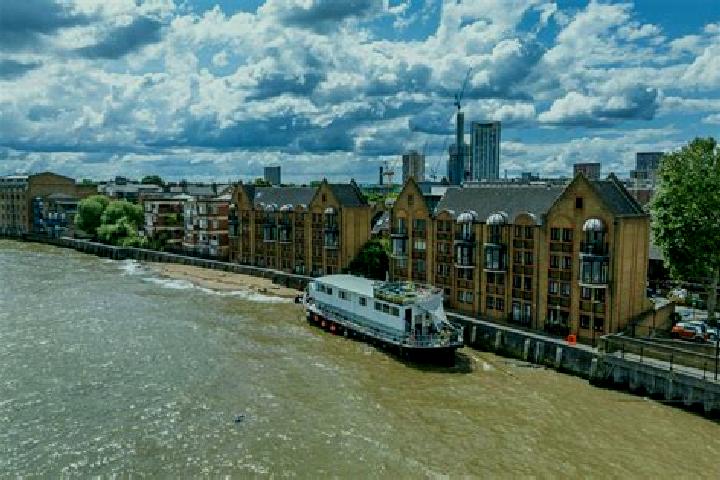 escort Rotherhithe